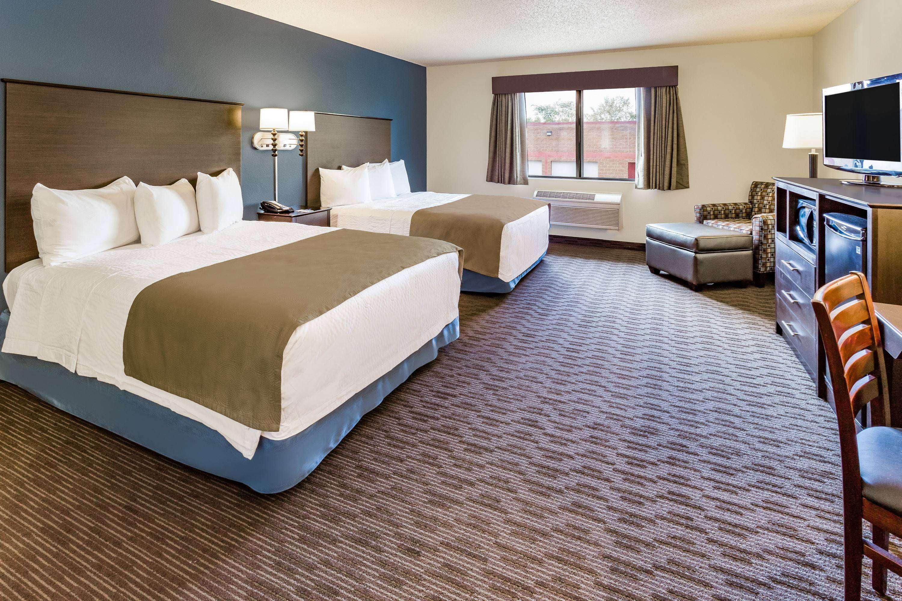 Americinn By Wyndham Hotel And Suites Long Lake Екстер'єр фото