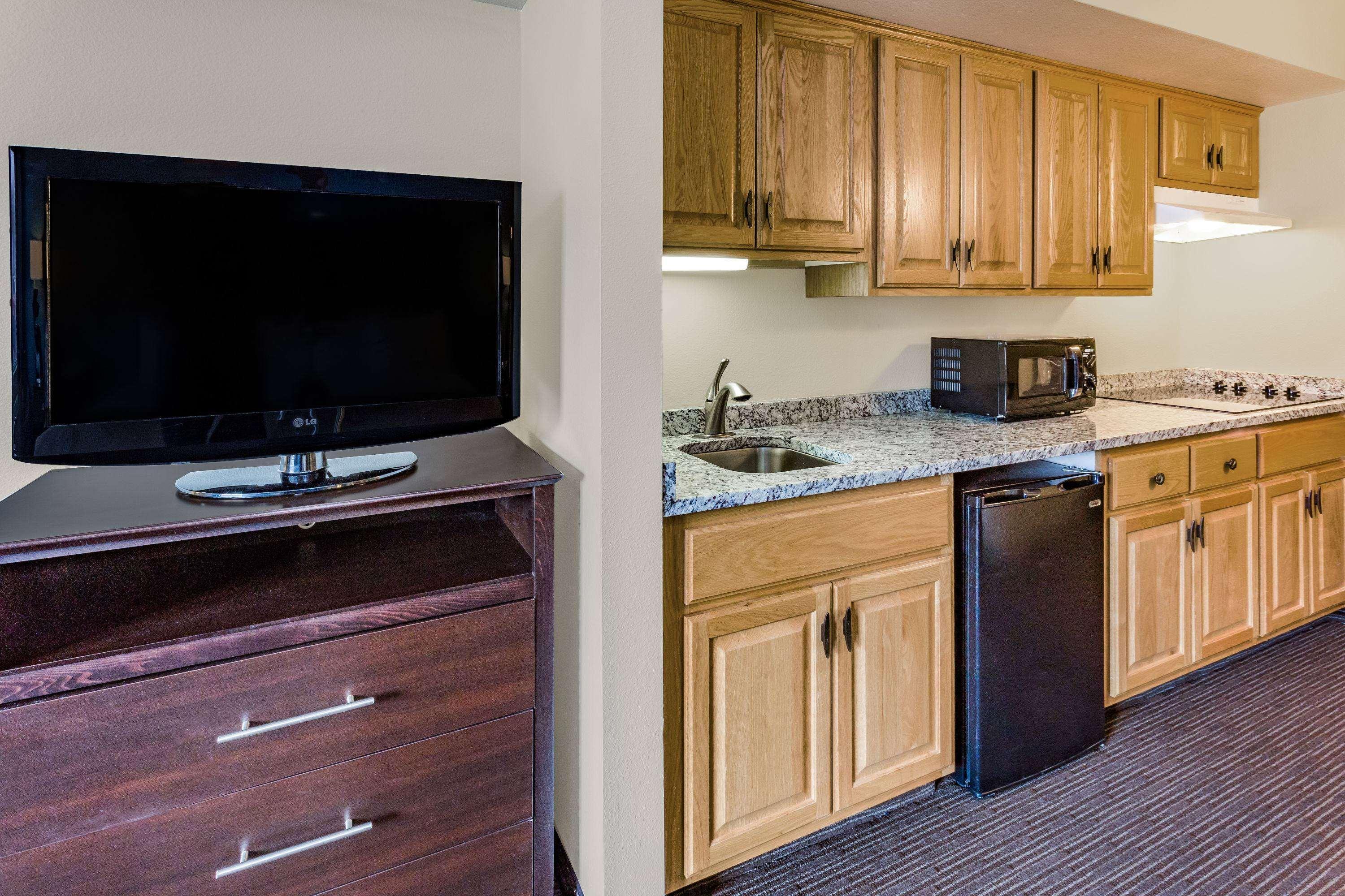 Americinn By Wyndham Hotel And Suites Long Lake Екстер'єр фото