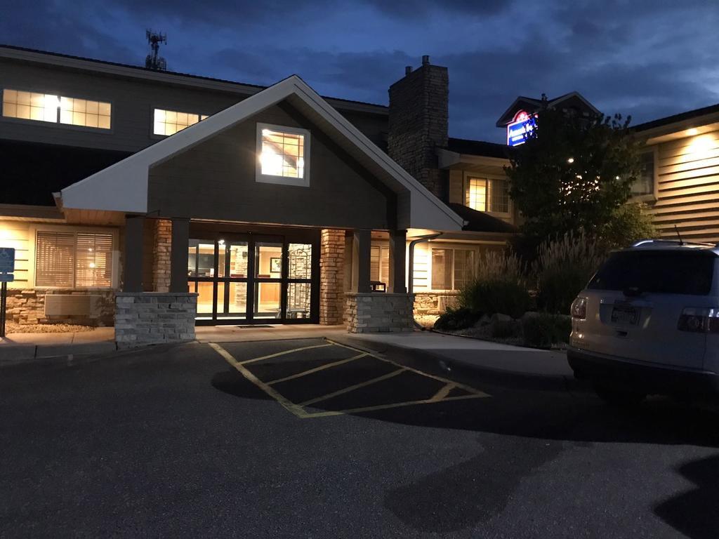 Americinn By Wyndham Hotel And Suites Long Lake Екстер'єр фото